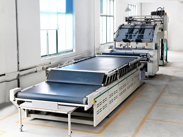 全自動瓦楞貼面機(jī)